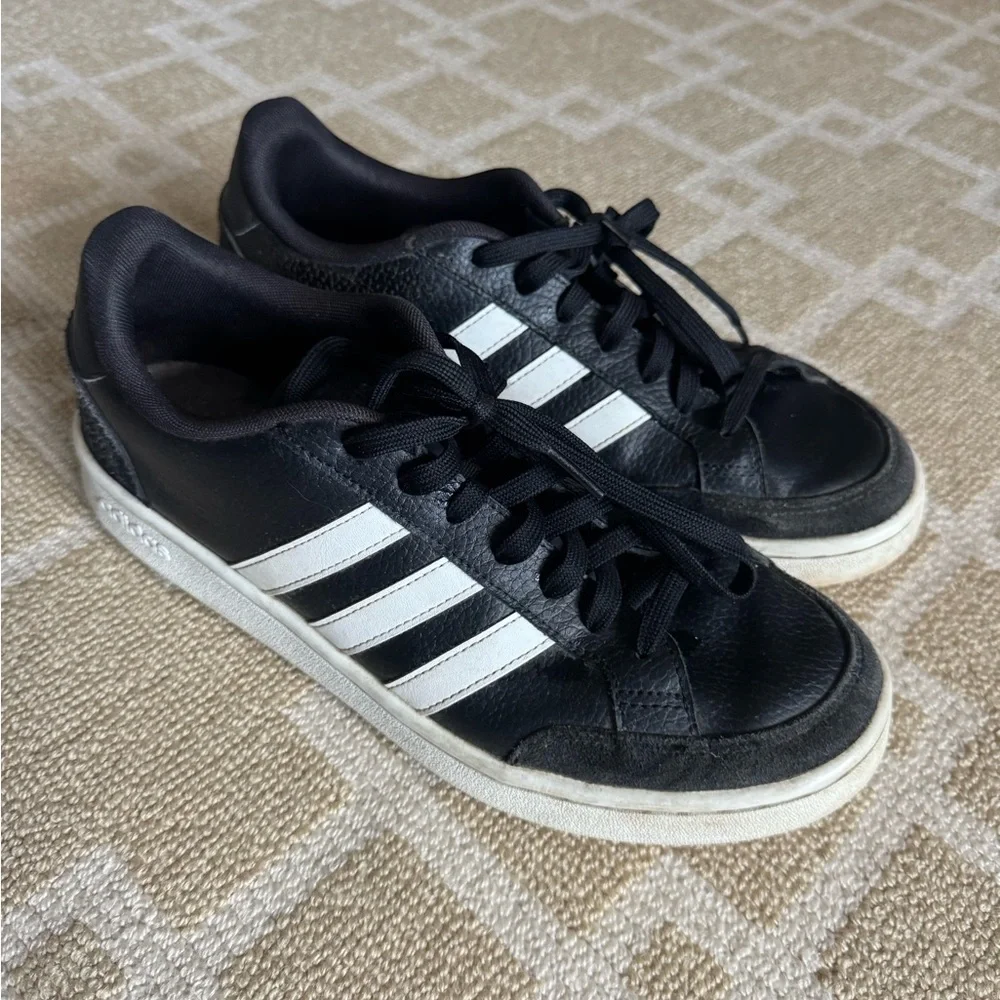 Adidas Classic 3-Stripe Low Top Leather Sneakers Retro Streetwear Black 10.5